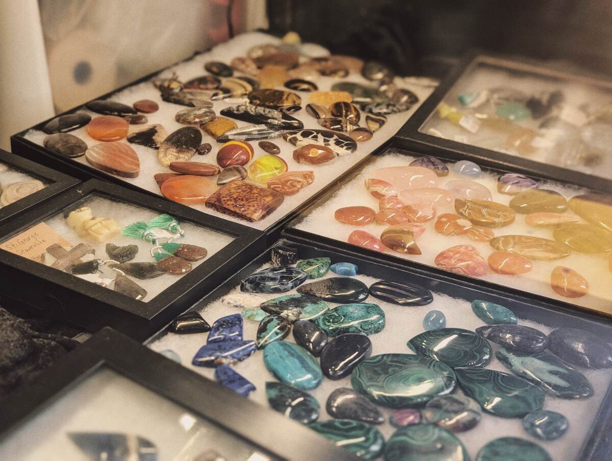 Sunstones Gallery Image 10